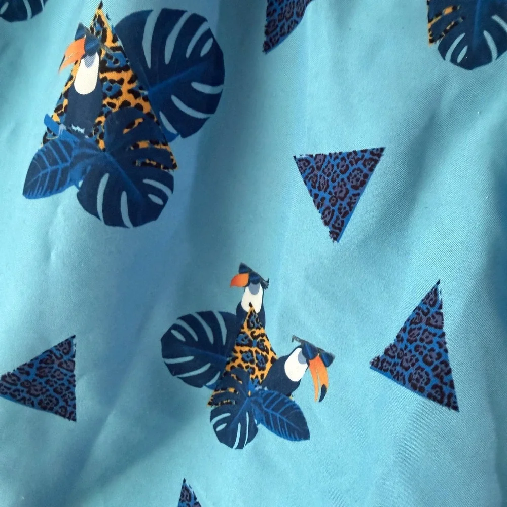 Oakley Swim Trunks Men L Light Blue Excellent Tropical Toucan Print Mesh Lined